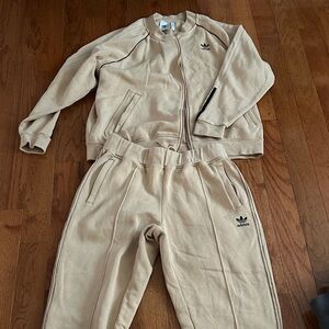 Adidas Beige Knit Pullover and pants size large good condition